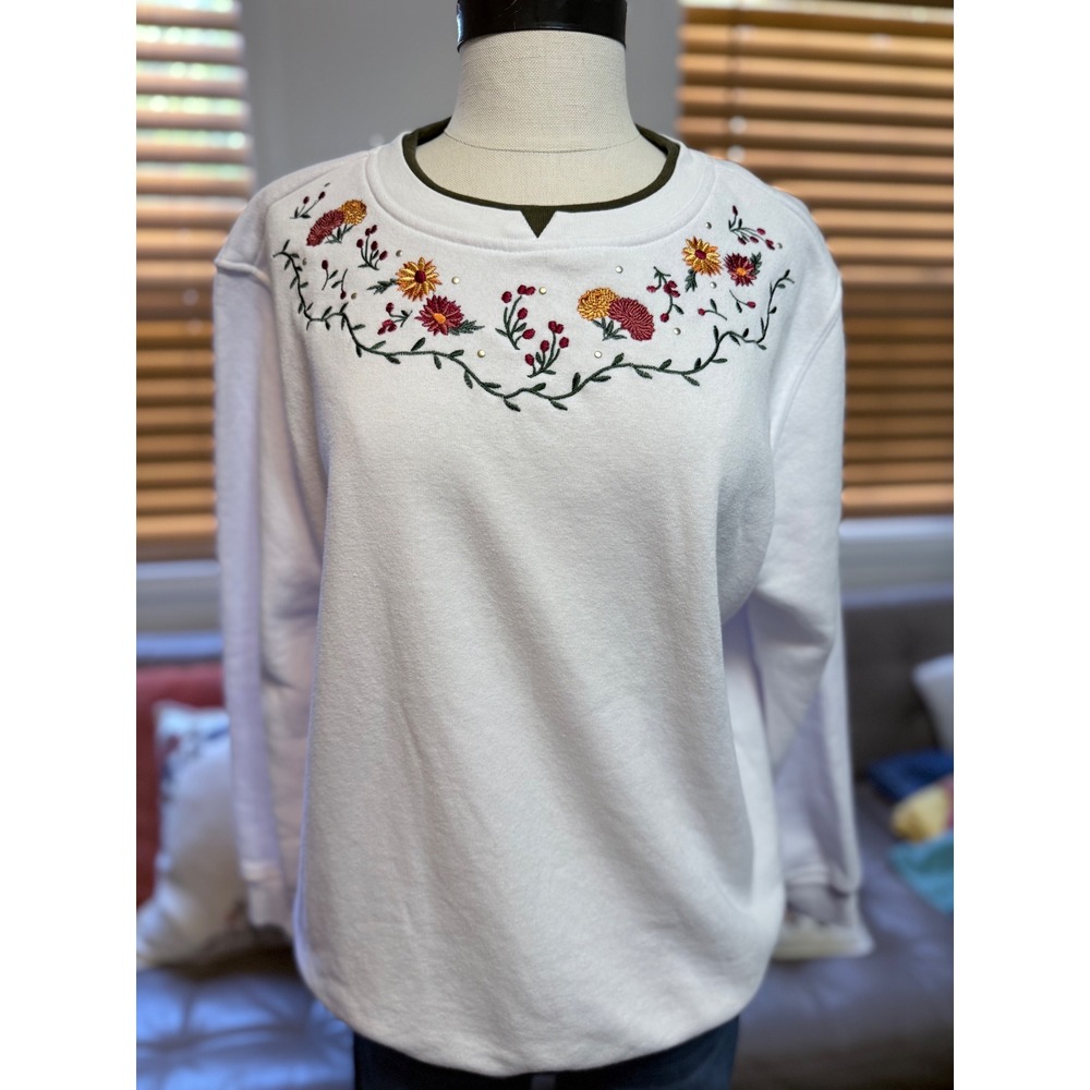 Fall Embroidered Floral Sweatshirt Studded M Cottagecore